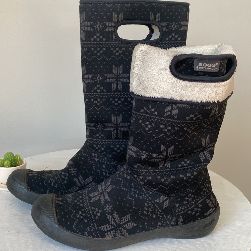 Bogs Summit Sweater Neoprene Waterproof Boots, size 8